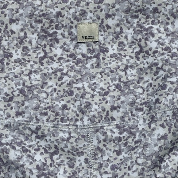 Vuori Studio Pocket Short in Light Micro Mini Camo Size Large - Picture 6 of 6